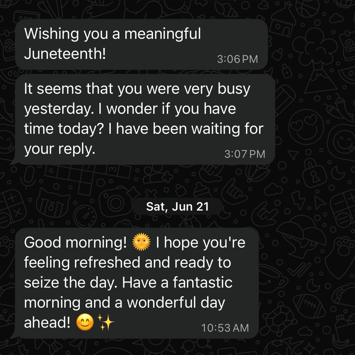 Un intercambio de texto de WhatsApp sobre un fondo negro, con un texto que comienza: