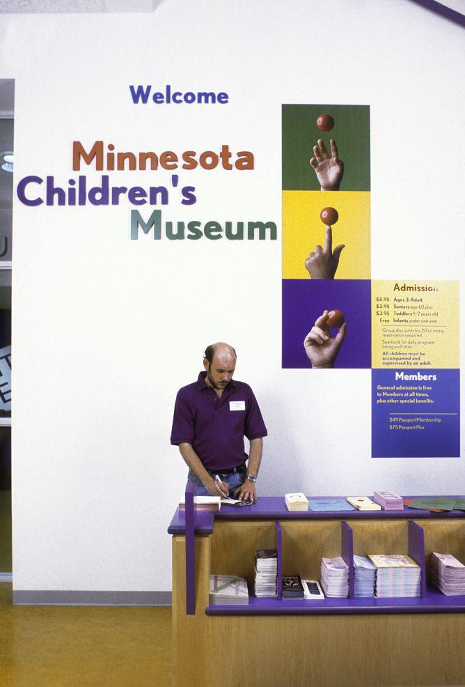 Signage, Wayfinding and Environmental Graphics for the Minnesota Childrenâs Museum