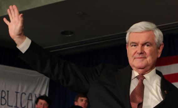 gingrich returns crowd's salute