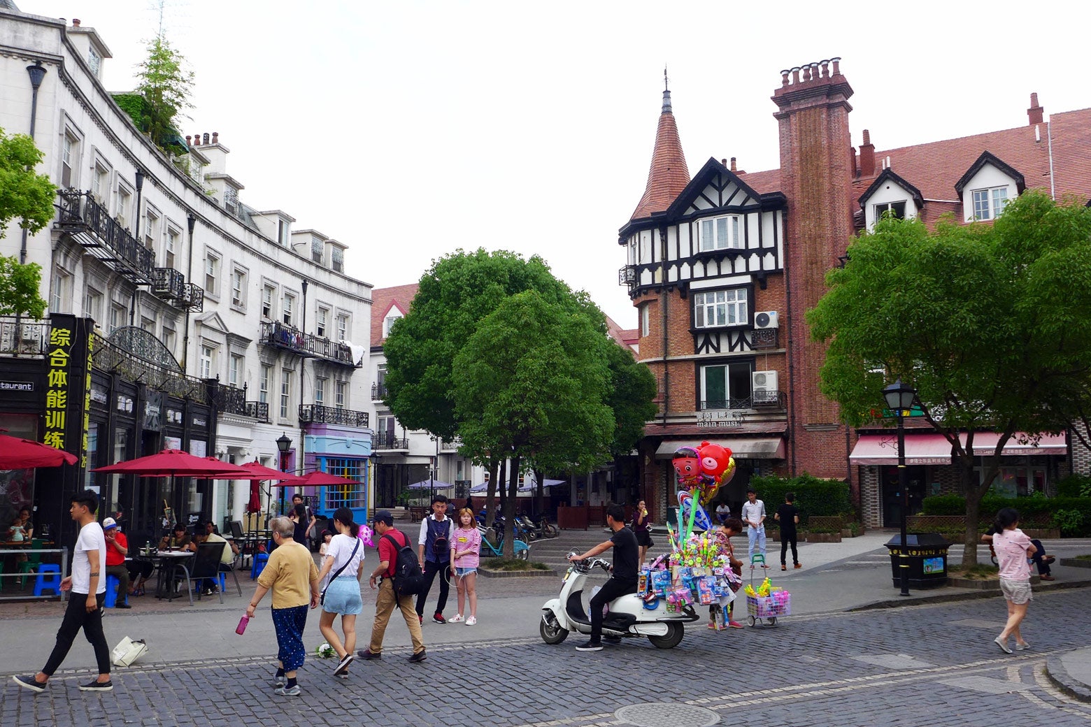 China's 'Fake' Cities Are Eerie Replicas of Paris, London and Jackson Hole,  Wyoming - ABC News