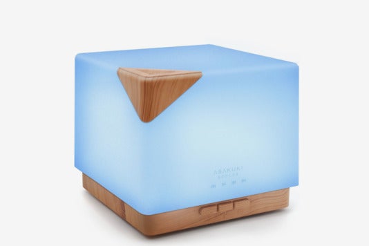 Asakuku essential oil diffuser.