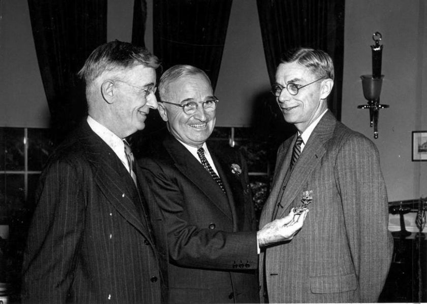 He Outsmarted The Fbi The Intriguing Real Life Deception Of Frank Abagnale Jr - qlts8wl