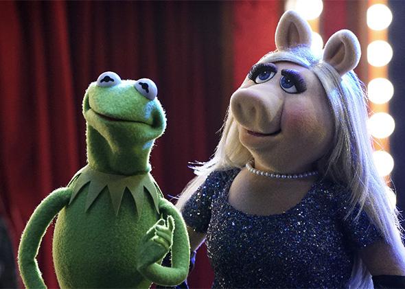 Kermit and Miss Piggy on the season premiere of The Muppets.