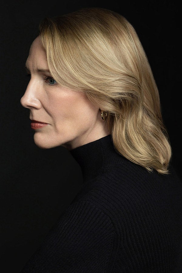 Elizabeth Williamson in all black.