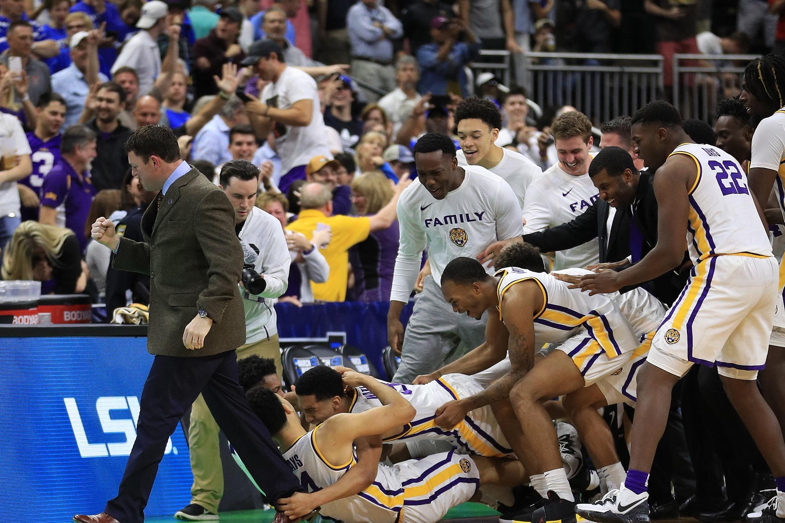 LSU's Tremont Waters gives Tigers win over Maryland in 2019 NCAA