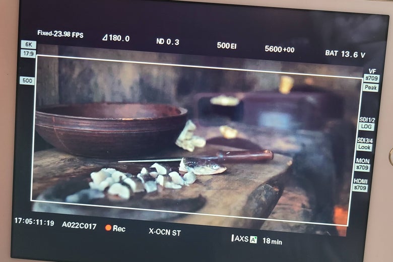 A Korean kitchen counter displayed on an iPhone screen