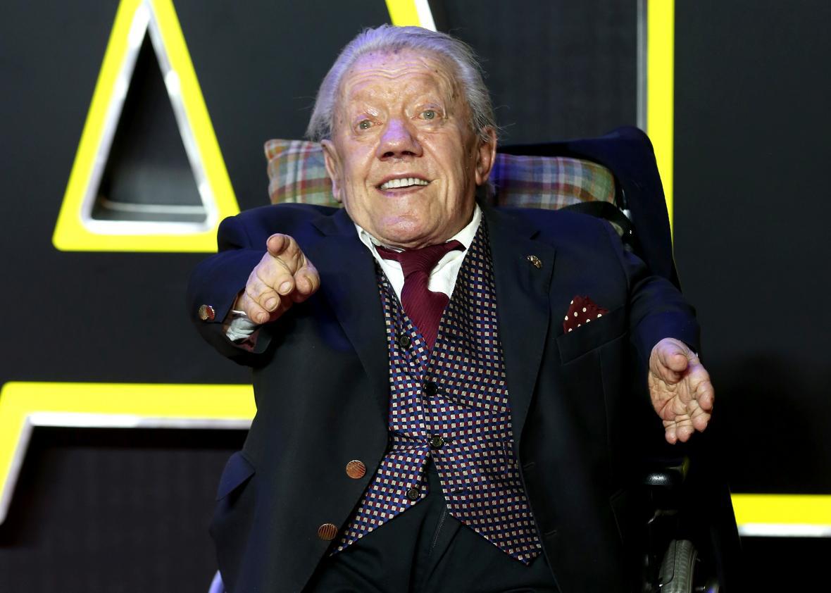 Kenny Baker, who played R2-D2 in Star Wars, has died at 81., image size:1180x842