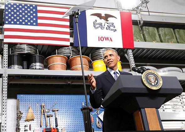 President Obama unveils a new broadband policy initiative at Cedar Falls Utilities on Jan. 14, 2015, in Cedar Falls, Iowa