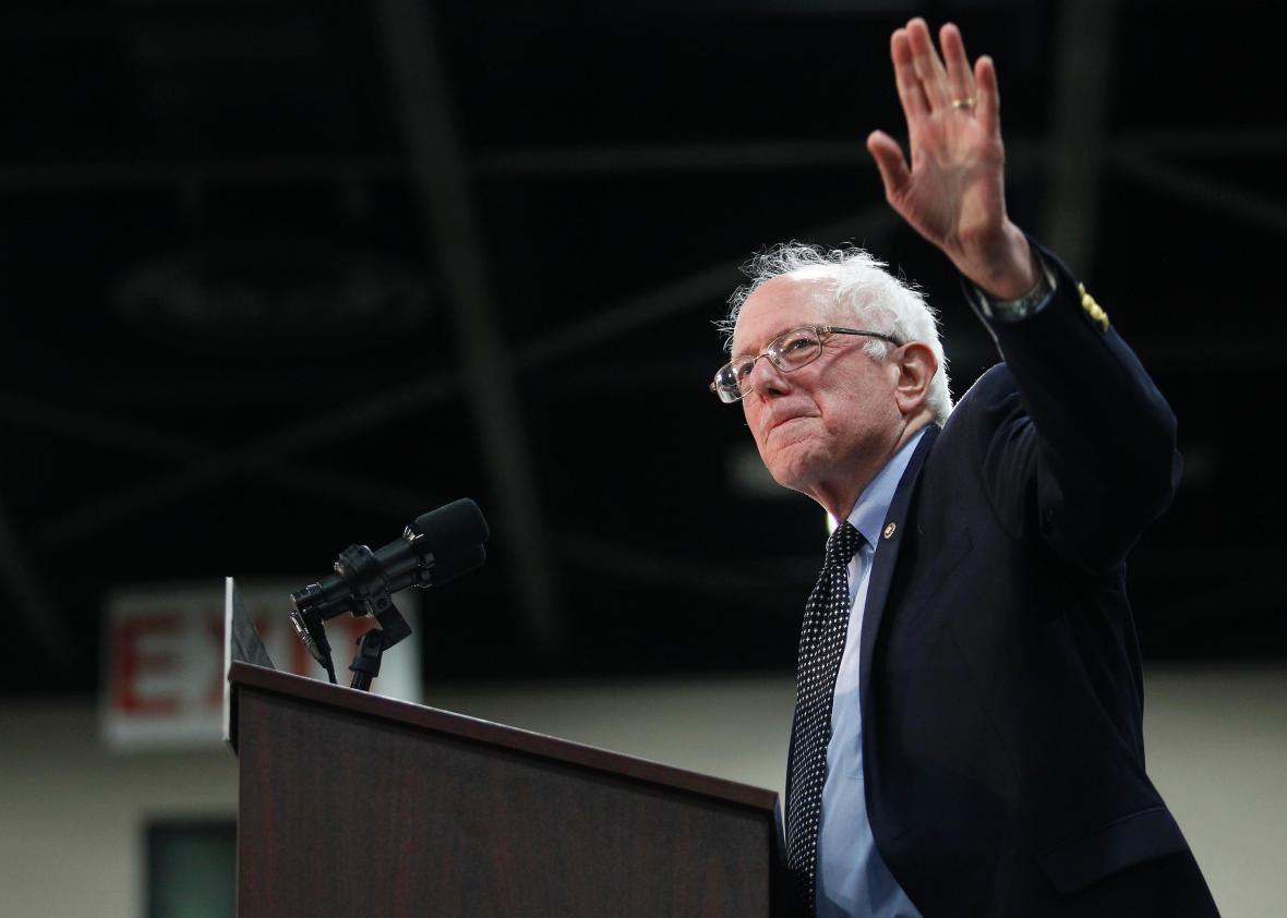 Bernie_Sanders_Waving