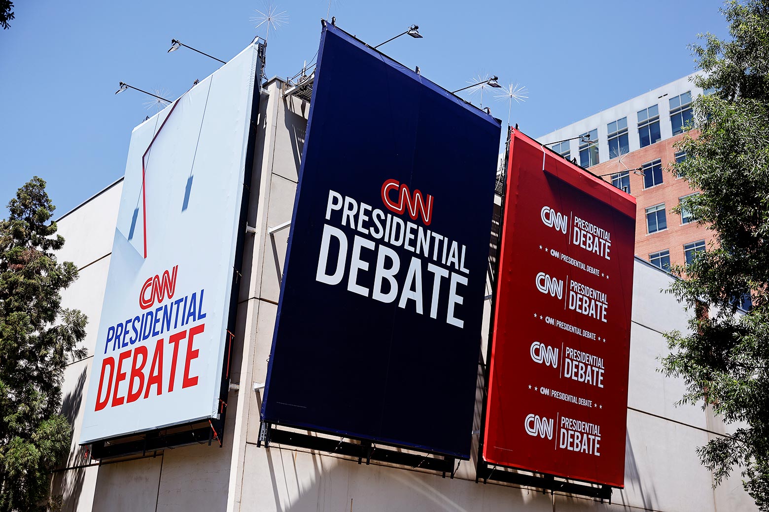 Presidential debate: CNN in control of simulcast, media access.