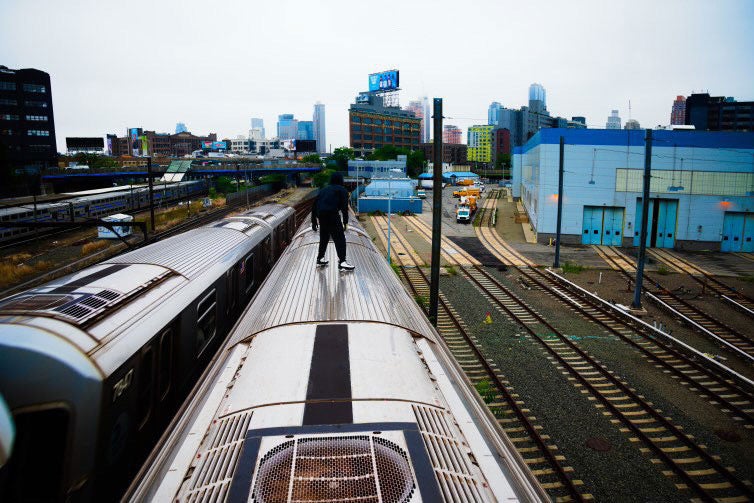 Berlin Train Surfers Stage a Picnic on the Roof of a Speeding Subway Car -  Bloomberg