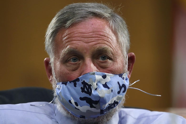 FBI reportedly seizes Sen. Richard Burr's cellphone in insider ...
