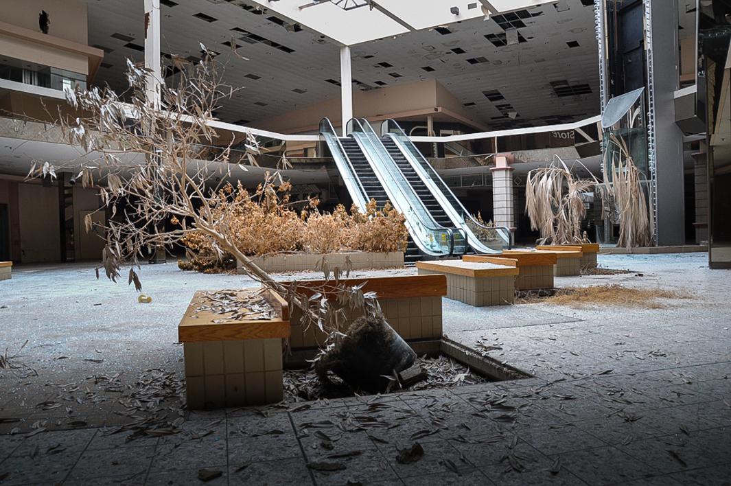 SkyMall : Retail History and Abandoned Airports: Galleria Edina