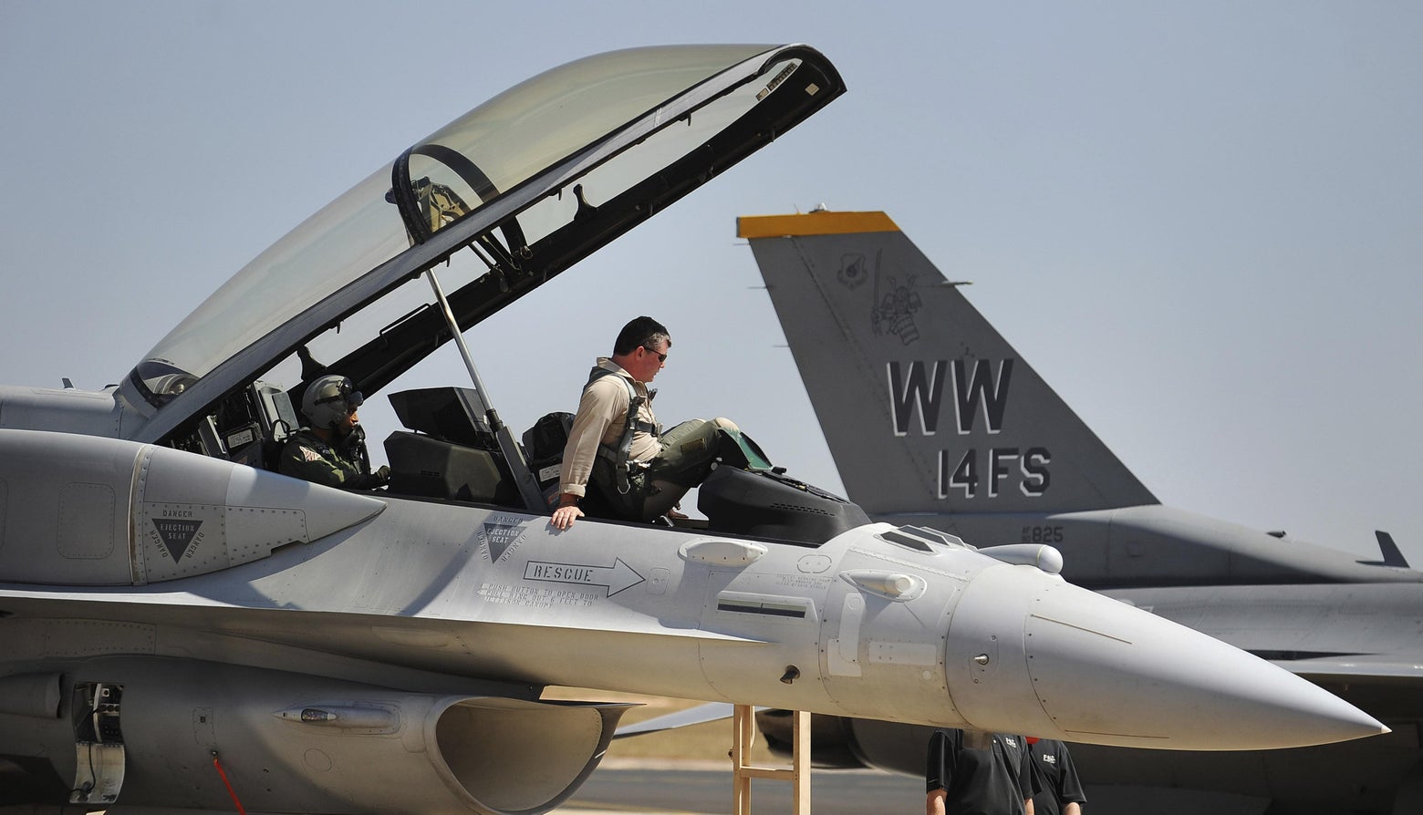 Fighter pilot salary The Air Force is creating a boosted salary package to address the major