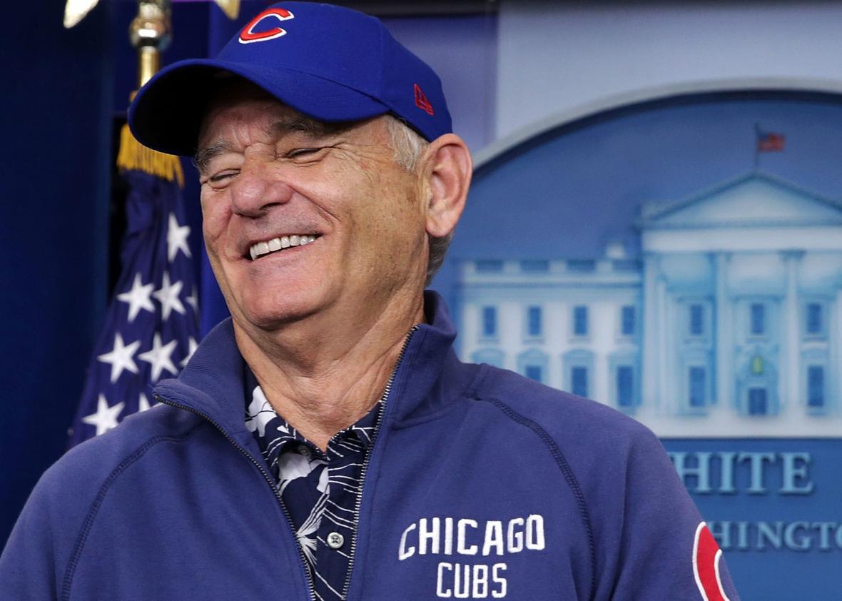 Bill Murray celebrates Cubs' World Series win by showering reporters with  champagne