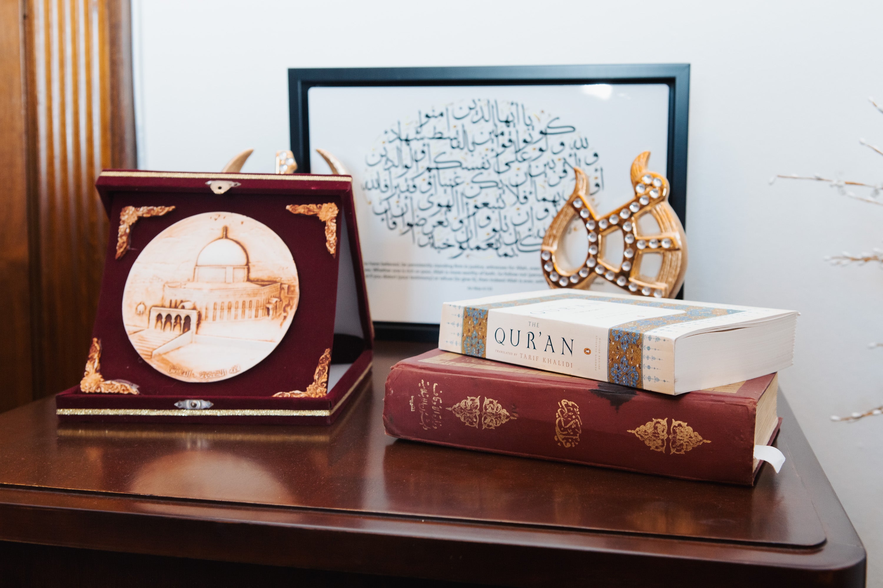A quran and decoration inside Ilhan Omar's office.