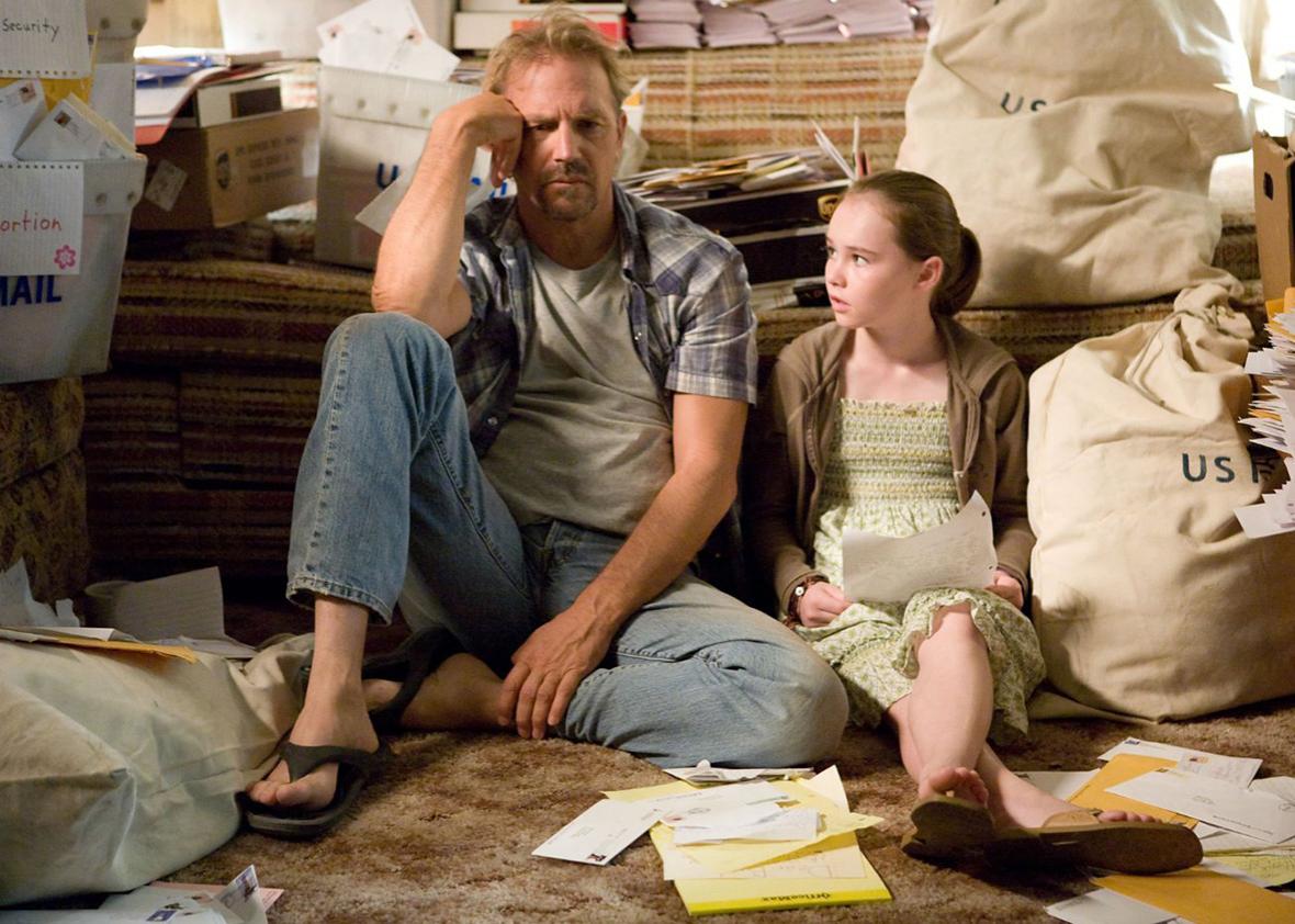 Kevin Costner and Madeline Carroll in Swing Vote.