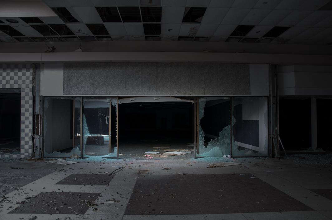 Seph Lawless Photographs Abandoned Malls In His Book Black Friday