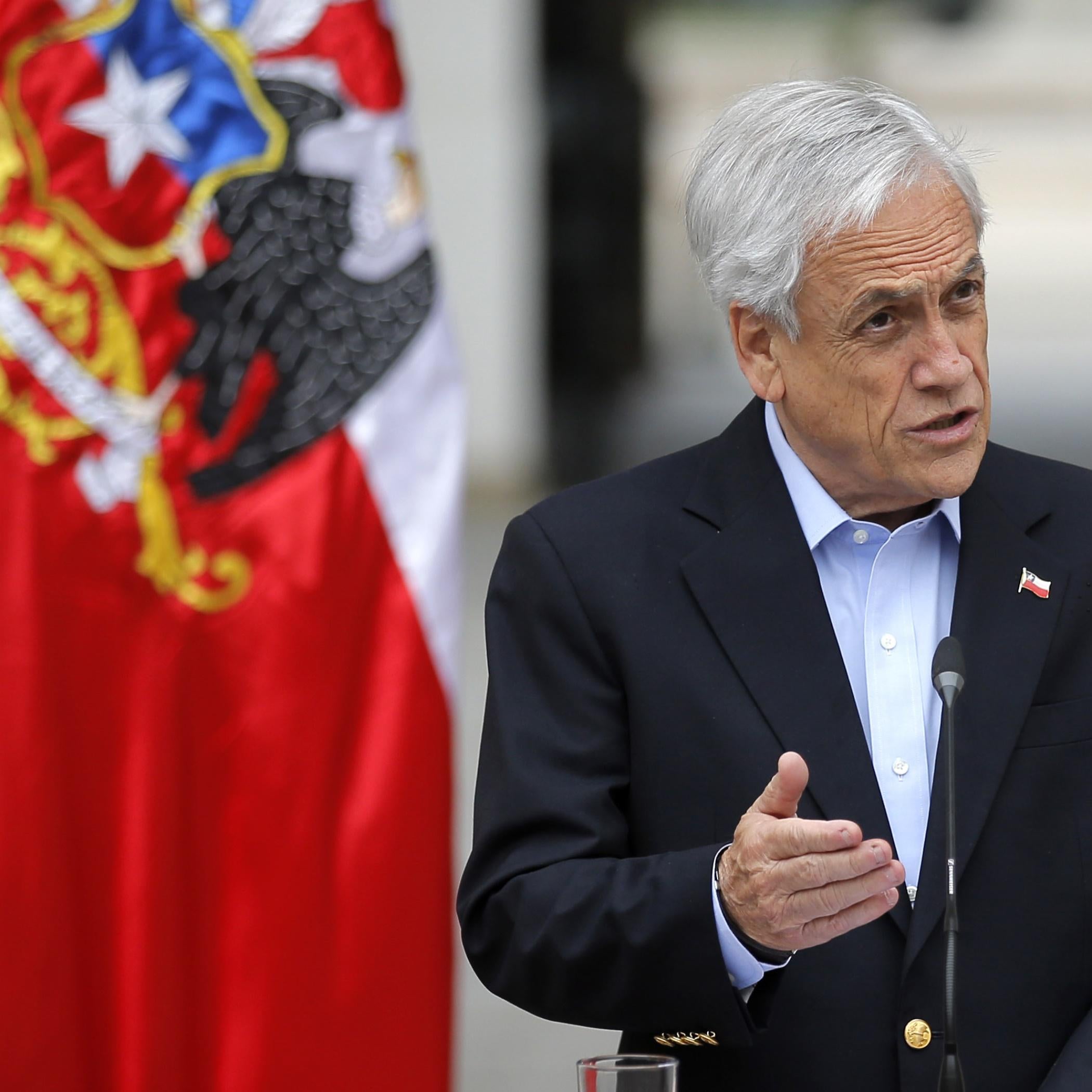 Chilean President Sebastian Pinera addresses the nation in Santiago, on October 26, 2019. - A nighttime curfew in the Chilean capital Santiago was lifted by the military on Saturday after a week of deadly demonstrations demanding economic reforms and the resignation of President Sebastian Pinera. (Photo by Pedro Lopez / AFP) (Photo by PEDRO LOPEZ/AFP via Getty Images)