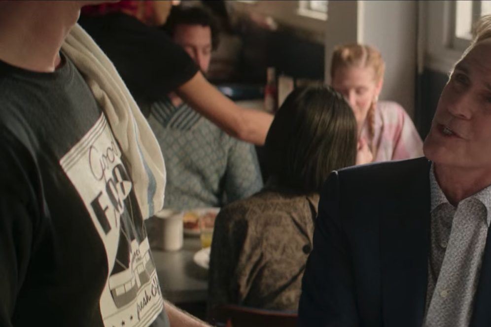 Howard McGillin orders at a crowded diner.