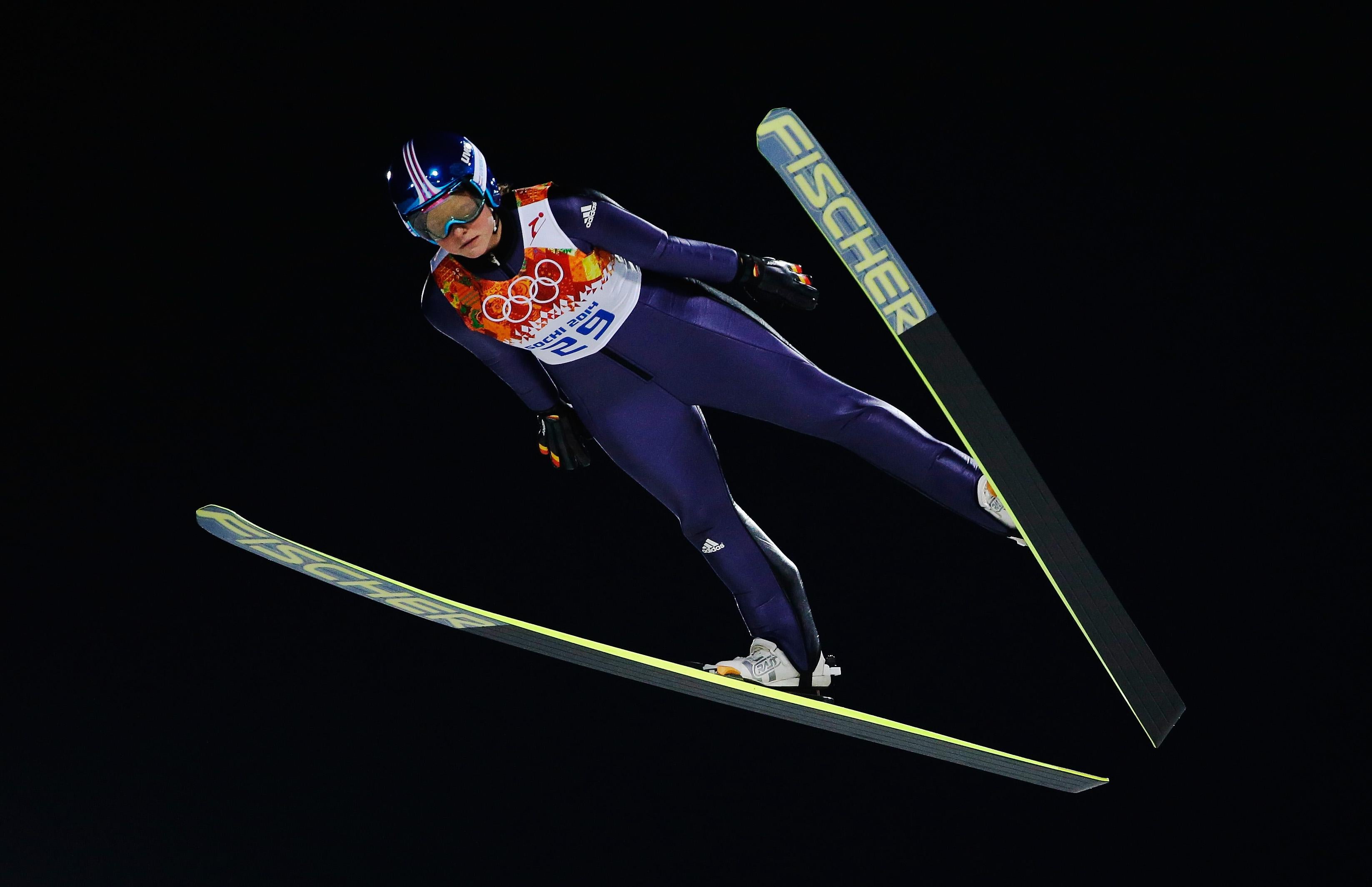 Первый прыжок с трамплина на лыжах. Прыжки с трамплина на лыжах Сочи 2014. Прыжки на лыжах с трамплина Олимпийский вид спорта. Олаф Рюэ прыжки с трамплина. Прыжки на лыжах с трамплина Олимпийские игры.