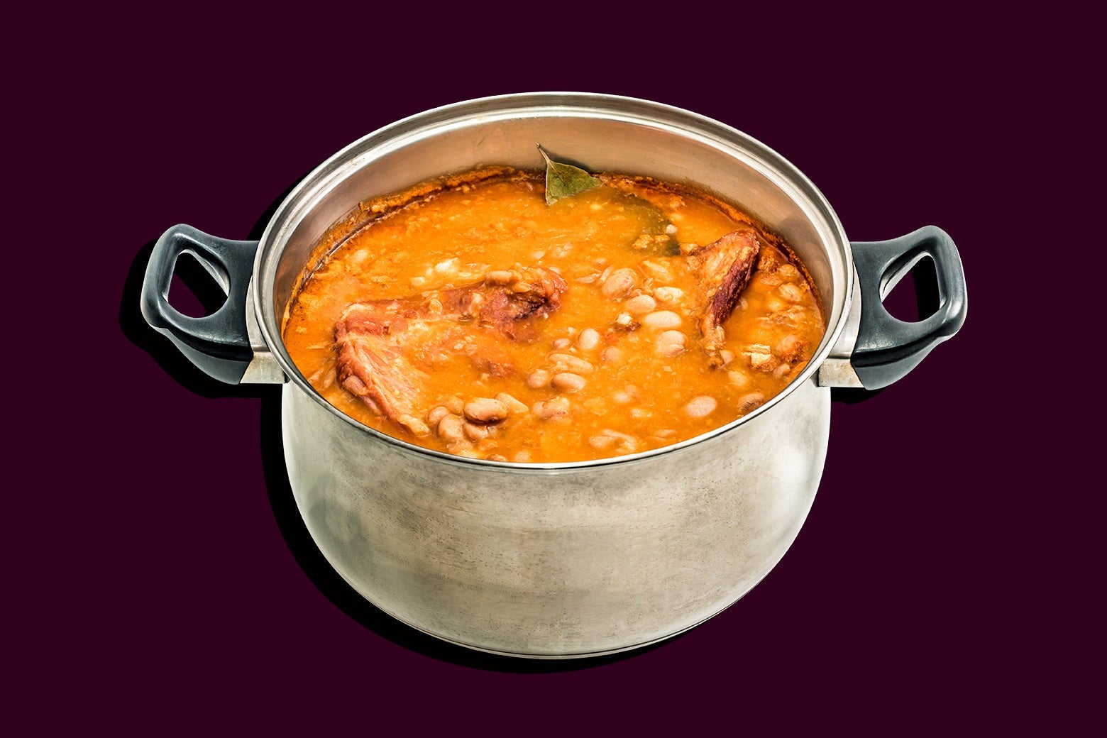 Bean stew in a pot