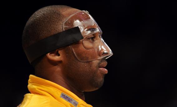 Kobe Bryant face mask: The history of the plastic basketball schnozz  protector.