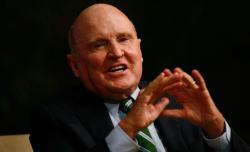 Jack Welch speaks during the Global Business Forum in 2009 in Miami, Florida.