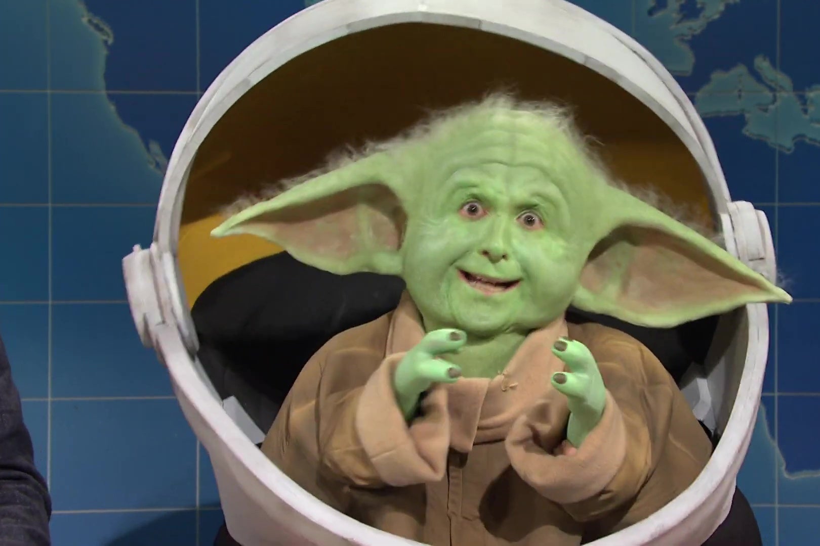 SNL: Kyle Mooney plays Baby Yoda on Weekend Update.