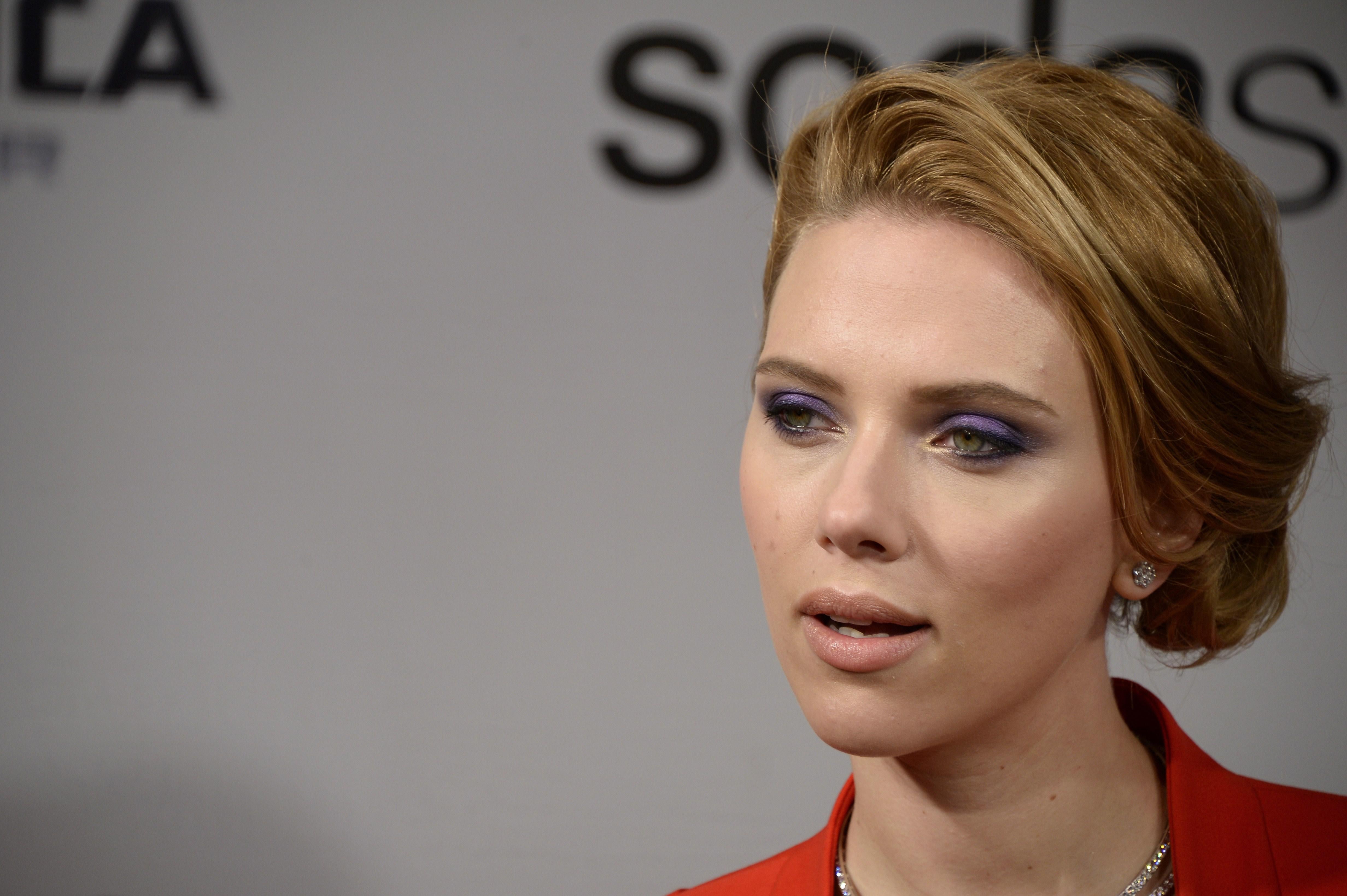 Scarlett Johansson profile in the New Yorker: Anthony Lane reveals nothing  but his own ScarJo fantasy.