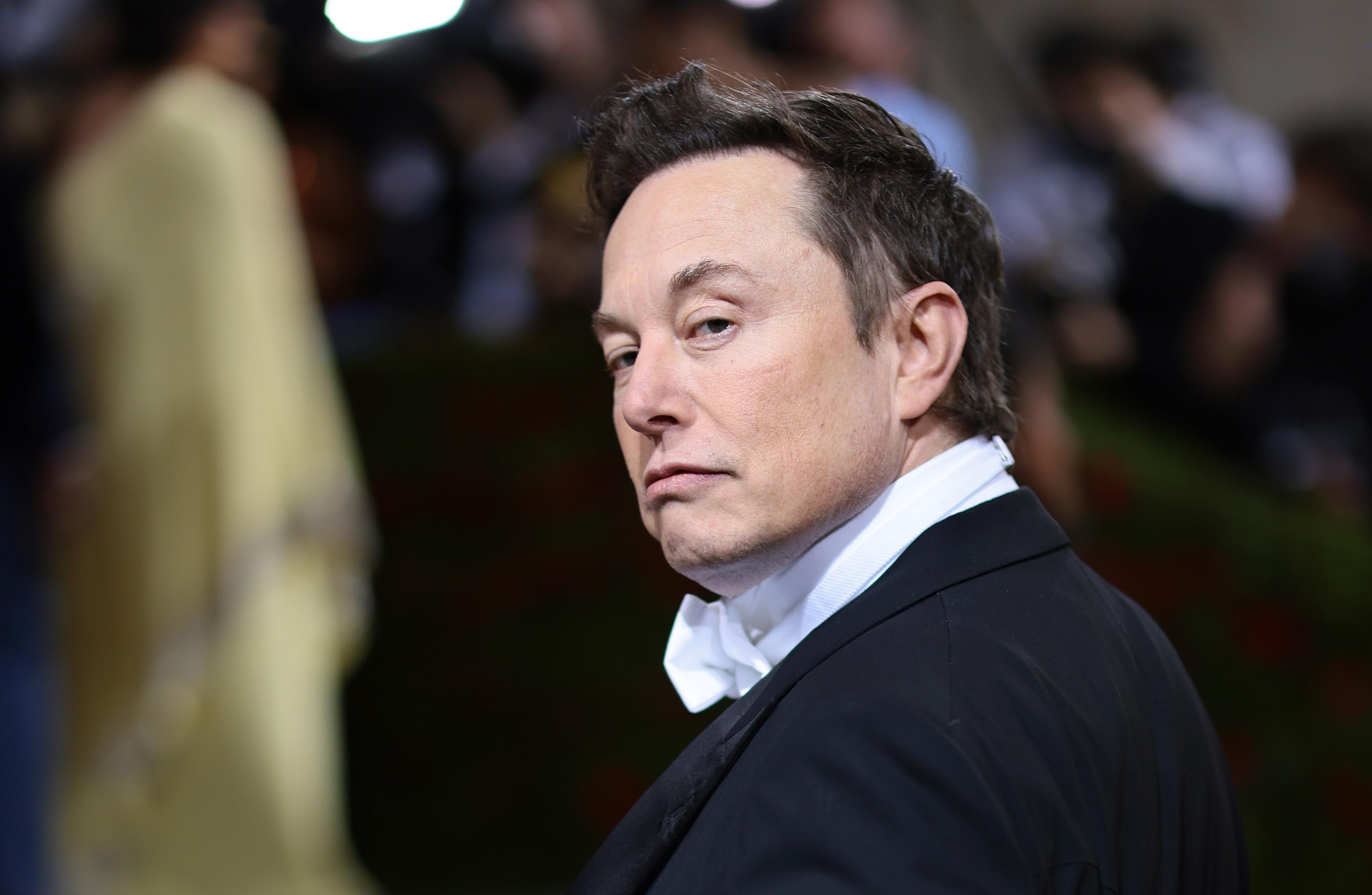 Only one group can stop Elon Musk from unbanning Trump on Twitter. - Vimarsana News